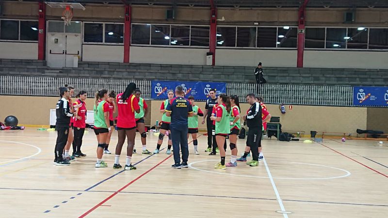 Jóvenes con talento en el balonmano femenino español