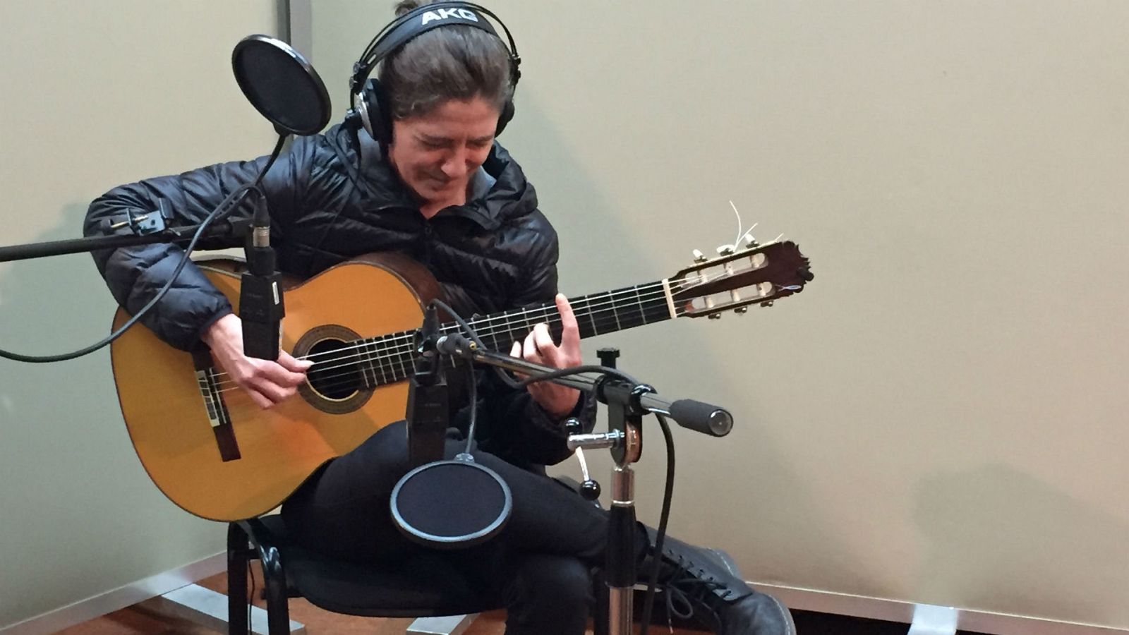 A compás - Antonia Jiménez Aula de flamenco Guitarra I - 24/10/19 - escuchar ahora