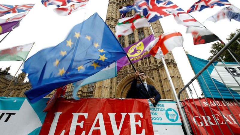 Boletines RNE - Los 27 aprueban una nueva prórroga para el 'brexit' hasta el 31 de enero de 2020 - Escuchar ahora