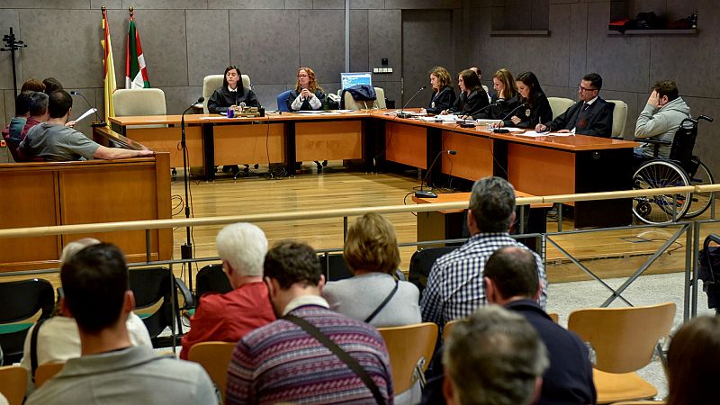 14 horas - ¿Qué razones puede alegar una persona para evitar ser miembro de un jurado?