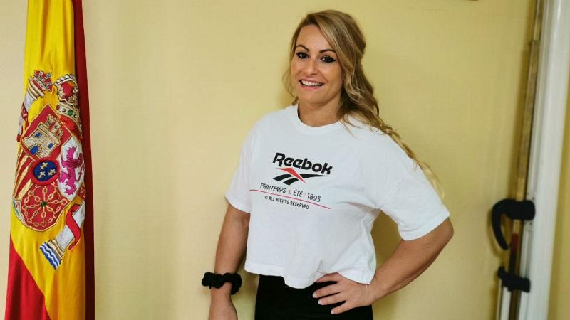 El gallo que no cesa - Femenino Singular: Lydia Valentín