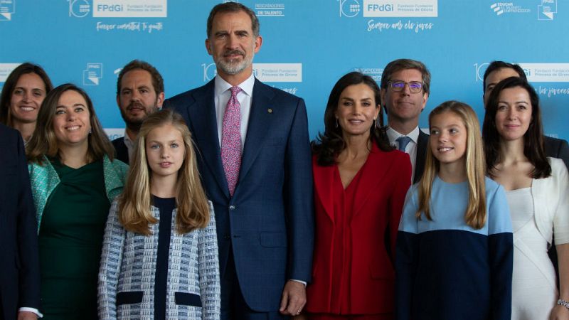 14 horas - La familia real en Barcelona donde la princesa Leonor entrega los Premios Princesa de Girona - Escuchar ahora