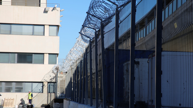 La retirada de las concertinas de las vallas de Ceuta y Melilla empieza antes de fin de mes - escuchar ahora