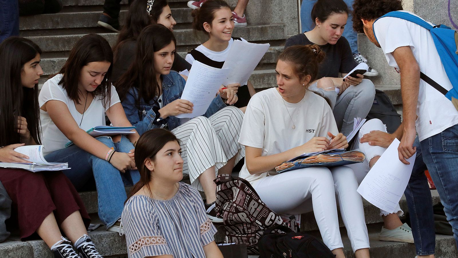 14 horas - Las principales inquietudes de niños y adolescentes españoles - Escuchar ahora