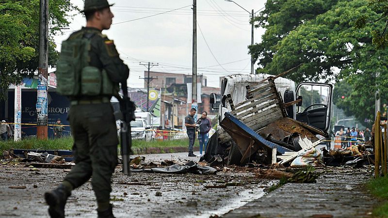 Toque de queda de Bogotá y el Ejército en las calles - Escuchar ahora