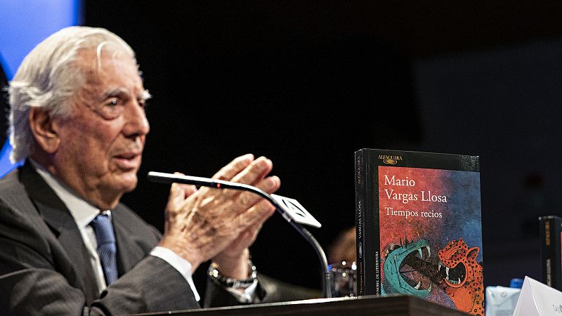 La estación azul - Mario Vargas Llosa presenta 'Tiempos recios' - 01/12/19 - escuchar ahora