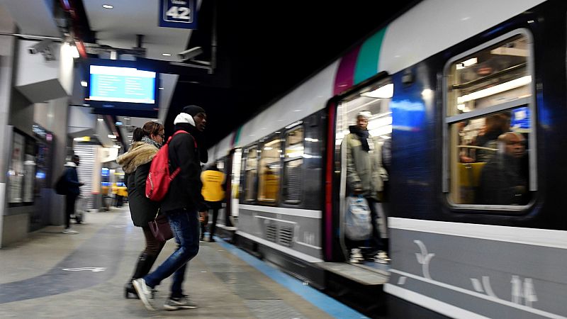 Las mañanas de RNE con Íñigo Alfonso - Francia vive su mayor huelga en 24 años - Escuchar ahora