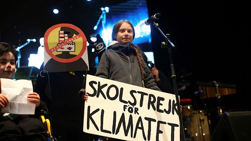 Boletines RNE - Miles de personas se manifiestan en Madrid por el clima - Escuchar ahora