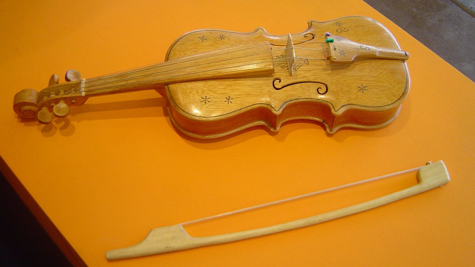 A la fuente - Tañendo palabras; rabab, rubab, rubob, rewap, rabel, arrabita, rebaba, rabeca, rabelito, raweri - 08/12/19 - escuchar ahora