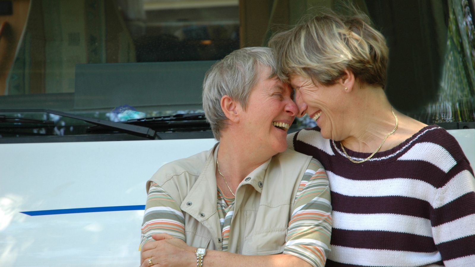 Todo Noticias - Mañana - La invisibilidad y las dificultades de los mayores LGTBI - Escuchar ahora