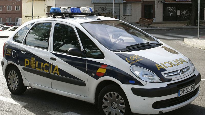 Boletines RNE - Hallan muerto a un matrimonio en su domicilio con heridas de arma blanca - Escuchar ahora