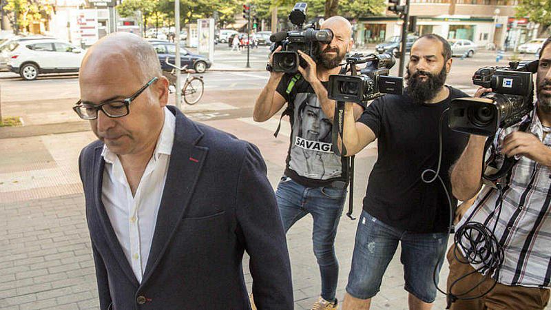 Boletines RNE - Condenado el exdiputado del PNV a 13 años de cárcel por corrupción - Escuchar ahora