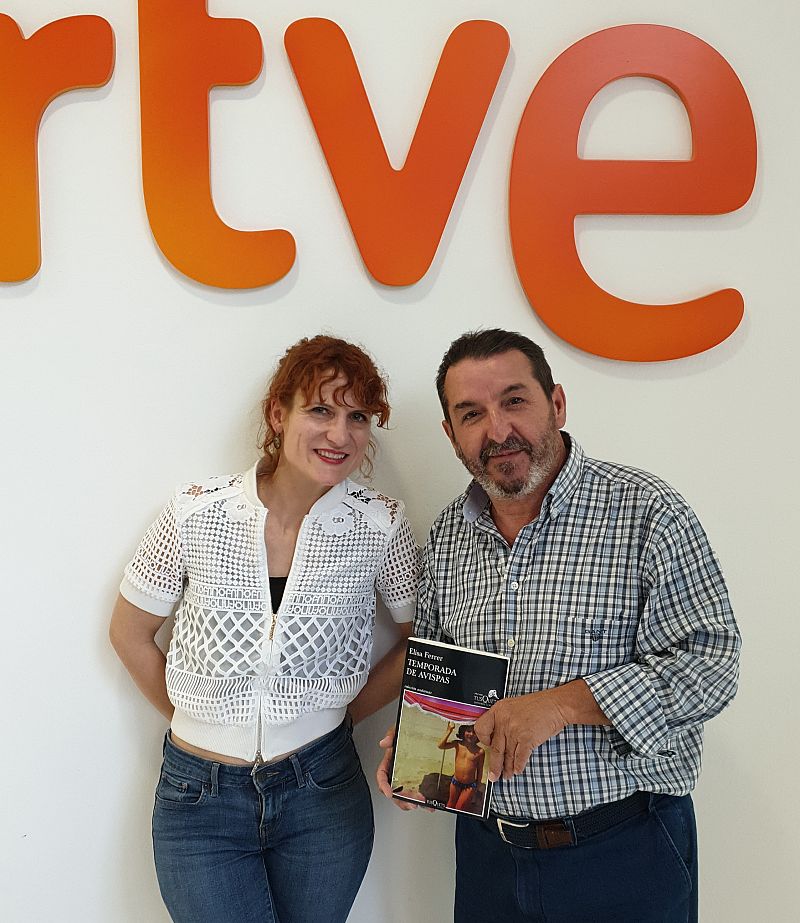 Elisa Ferrer, "Temporada de avispas"  - Escuchar ahora