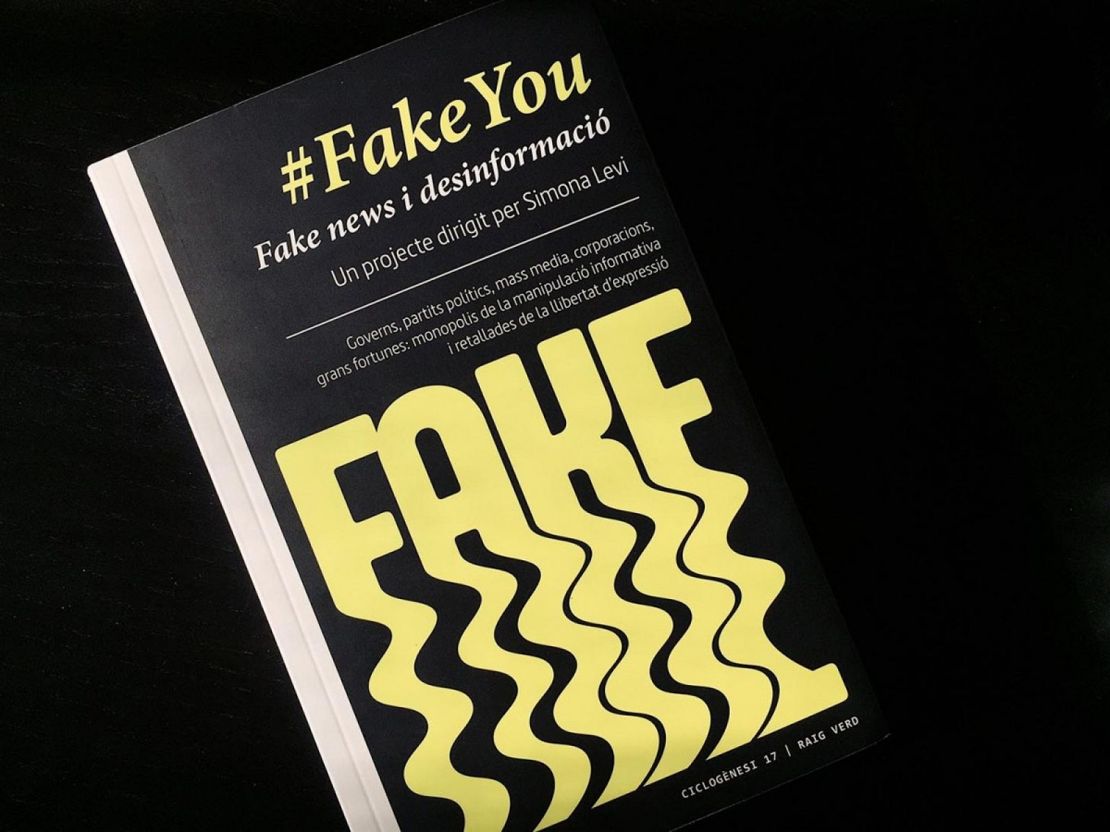 Llibres, Píxels i Valors 03/01/20 Simona Levi #FakeYou