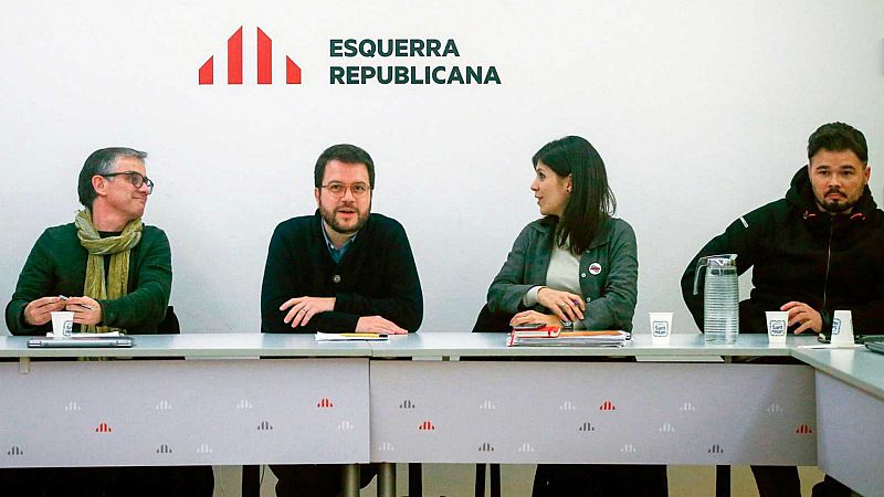 Boletines RNE - ERC y PSOE pactan una consulta para avalar los acuerdos de la mesa de negociacin - Escuchar ahora