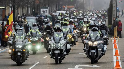 moteros desaf�an al fr�o en el centro de Valladolid en la concentraci�n de  Ping�inos - Escuchar ahora