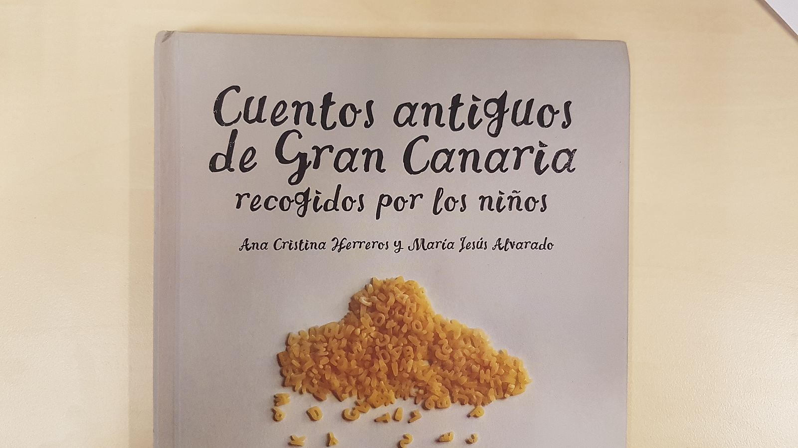 Esto me suena a pueblo - Cuentos de viejas - La flor del Oroval - Escuchar ahora