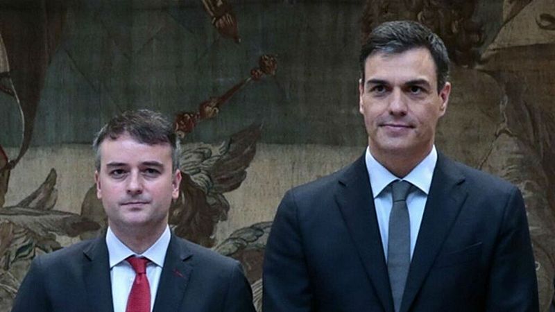 14 horas - Sánchez refuerza a su jefe de gabinete, Iván Redondo, al asumir la Secretaría de Estado de Comunicación
