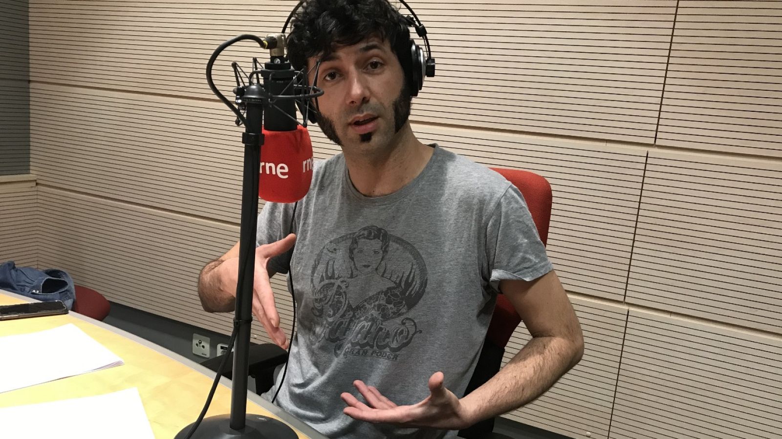 Entre dos luces - Todas en español menos una en chino - 15/01/20 - escuchar ahora