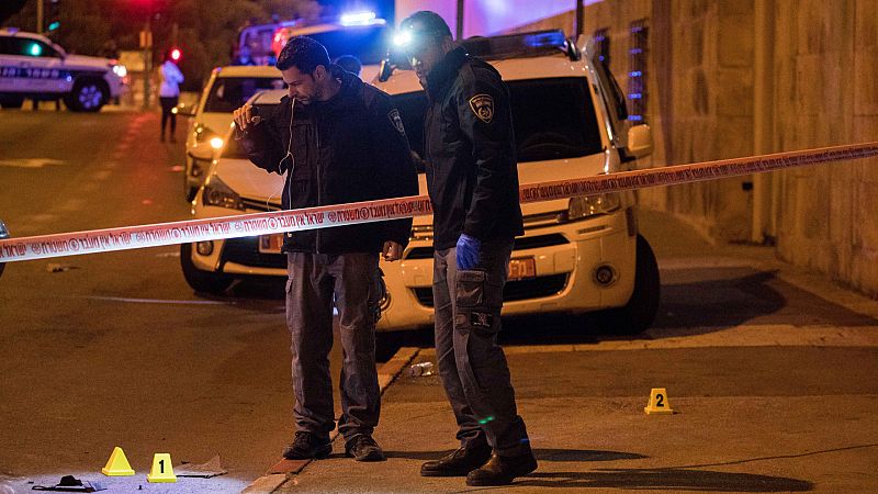 Las mañanas de RNE con Íñigo Alfonso - Al menos 12 soldados heridos en un atropello múltiple en Jerusalén - Escuchar ahora