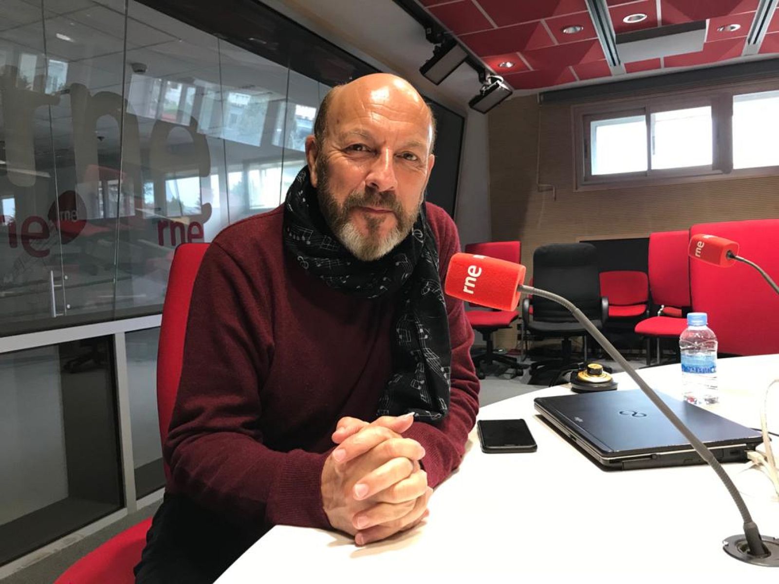 No es un día cualquiera - Javier Ruibal: "La codicia lo estropea todo" - 'Mano a mano' - Escuchar ahora