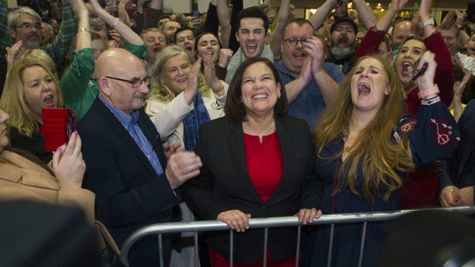 Las mañanas de RNE con Íñigo Alfonso - La líder del Sinn Fein acaba con el bipartidismo en Irlanda - Escuchar ahora
