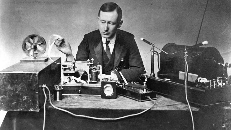 Documentos RNE - Los primeros años de la radiodifusión