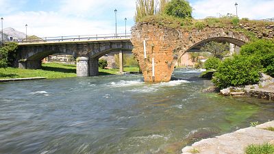 Boletines RNE - Detenida una pareja por la muerte de su hijo reci�n nacido - Escuchar ahora