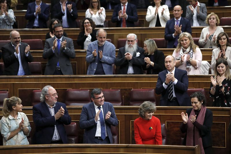 Boletines RNE - El Congreso aprueba la despenalización de la ley de eutanasia - Escuchar ahora