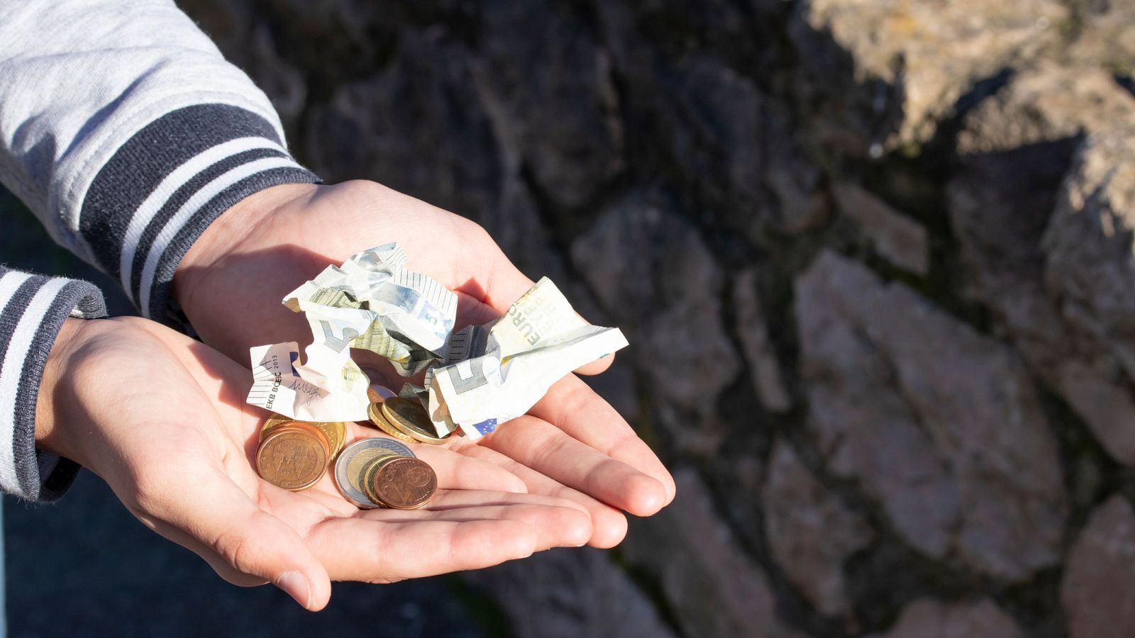 Las mañanas de RNE con Íñigo Alfonso - Oxfam Intermon : "Una renta mínima es perfectamente viable" - Escuchar ahora