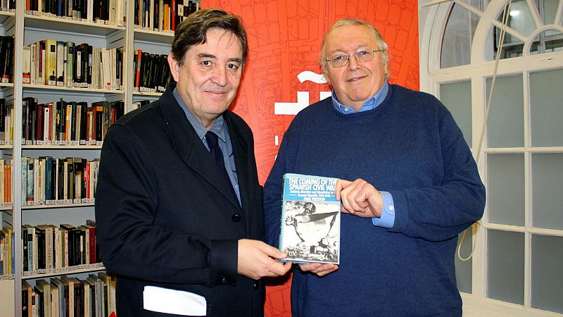 14 horas - Paul Preston deposita su "legado a distancia" en la Caja de las Letras