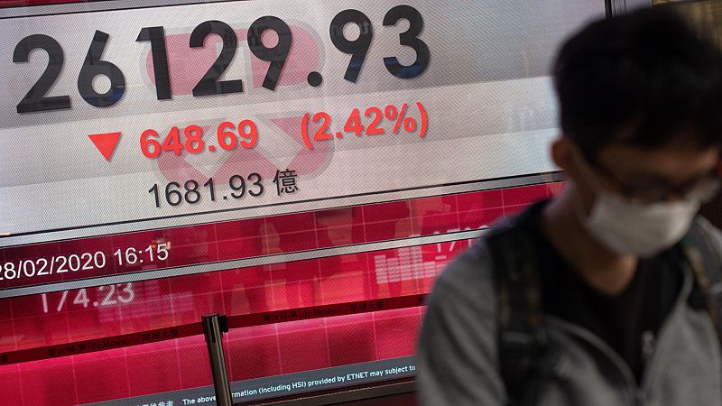 Boletines RNE - El coronavirus devuelve a las bolsas a la crisis - Escuchar ahora