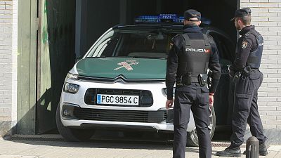 14 horas - Un hombre asesina a su expareja en Posadas (C�rdoba) - Escuchar ahora