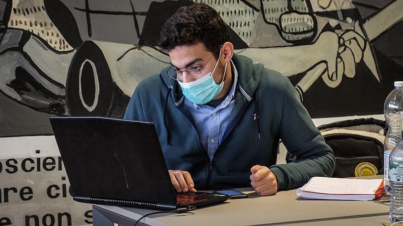 Boletines RNE - Italia cancela las clases en escuelas y universidades hasta el 15 de marzo por el coronavirus - Escuchar ahora