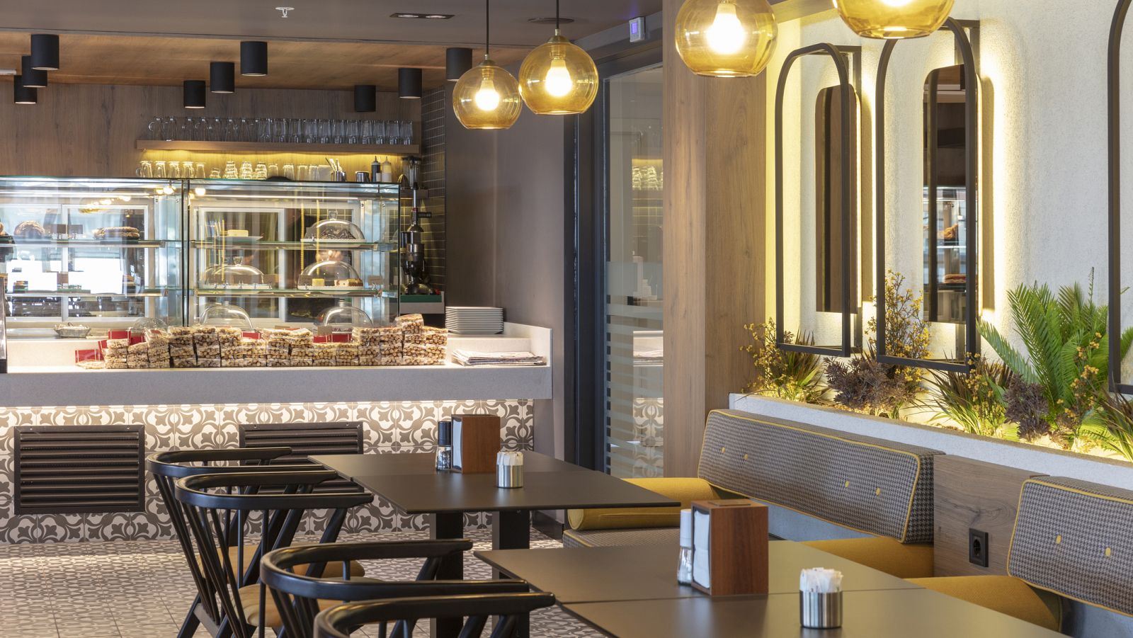 Las mañanas de RNE con Íñigo Alfonso - Natalia, dependienta en Igualada, denuncia la normalidad a pesar del confinamiento - Escuchar ahora