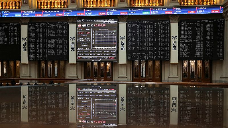 Boletines RNE - El Ibex respira tras el desplome histórico de este jueves - Escuchar ahora