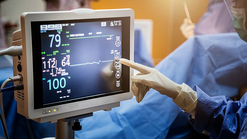 Las mañanas de RNE con Íñigo Alfonso - Las UCI, obligadas a priorizar pacientes ante la escasez de camas - Escuchar ahora