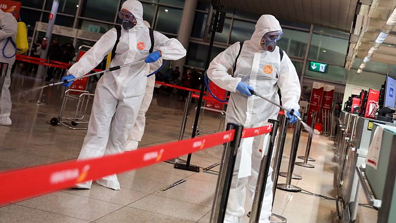 24 horas - La UME desinfecta el puerto y el aeropuerto de Barcelona - Escuchar ahora