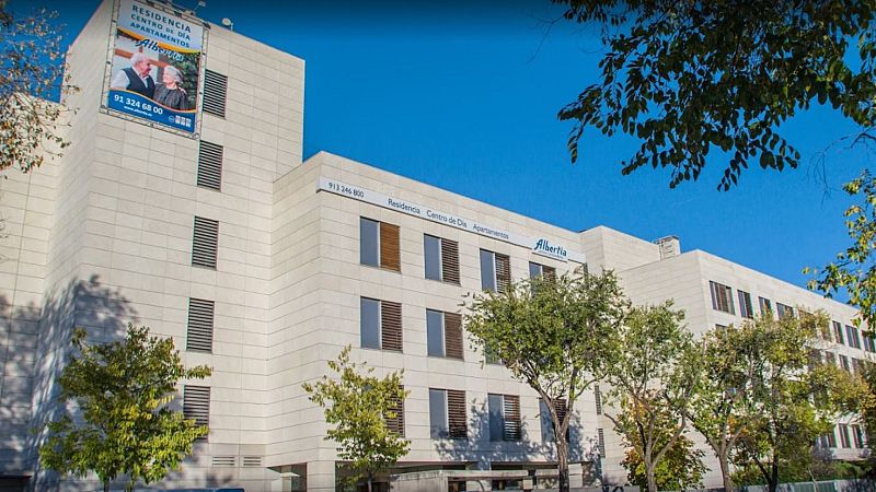 España a las 8 Fin de Semana - Residencias: "Necesitamos la acción combinada de recursos humanos, materiales y pruebas diagnósticas" - Escuchar ahora