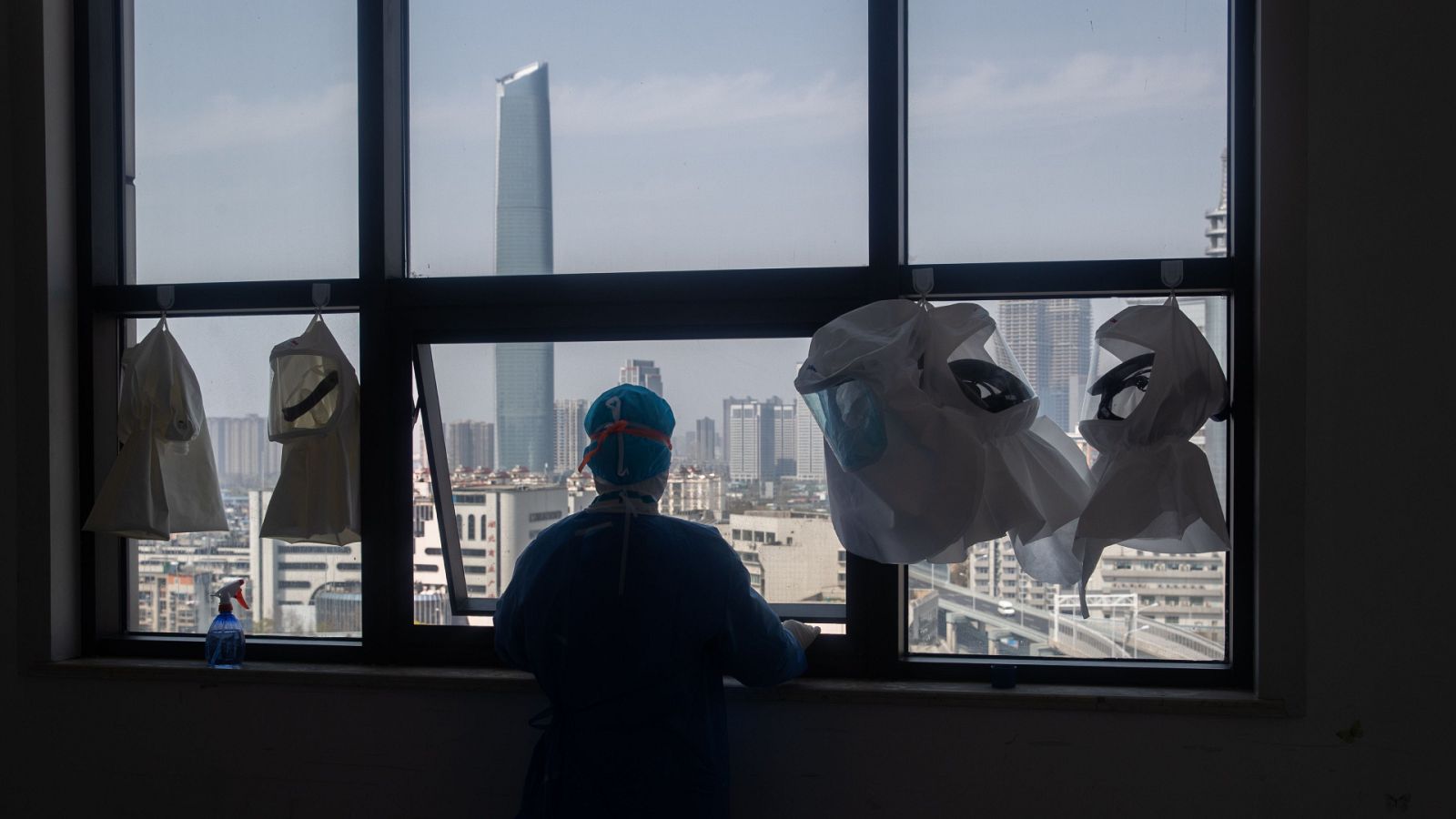 14 Horas Fin de Semana - China trata de volver a la normalidad con la bajada de los contagios - Escuchar ahora