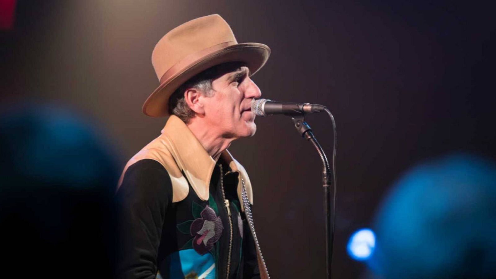 Las mañanas de RNE con Iñigo Alfonso - Mikel Erentxun recupera 'Mañana' para recordar que esto pasará - escuchar ahora