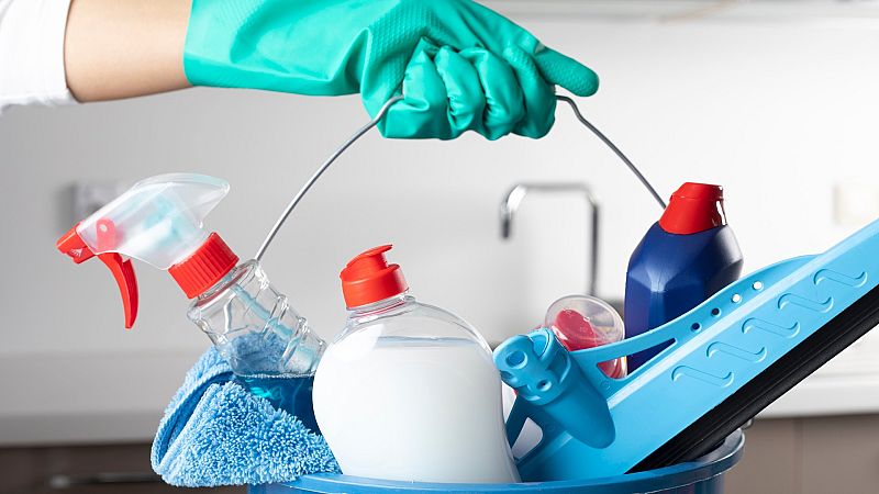 Por tres razones - ¿Cuánto tiempo permanece sobre los objetos este coronavirus? - Escuchar ahora