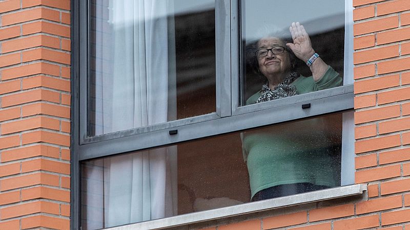 Boletines RNE - La justicia de Burgos investiga una residencia con la mayoría de sus trabajadores infectados - Escuchar ahora