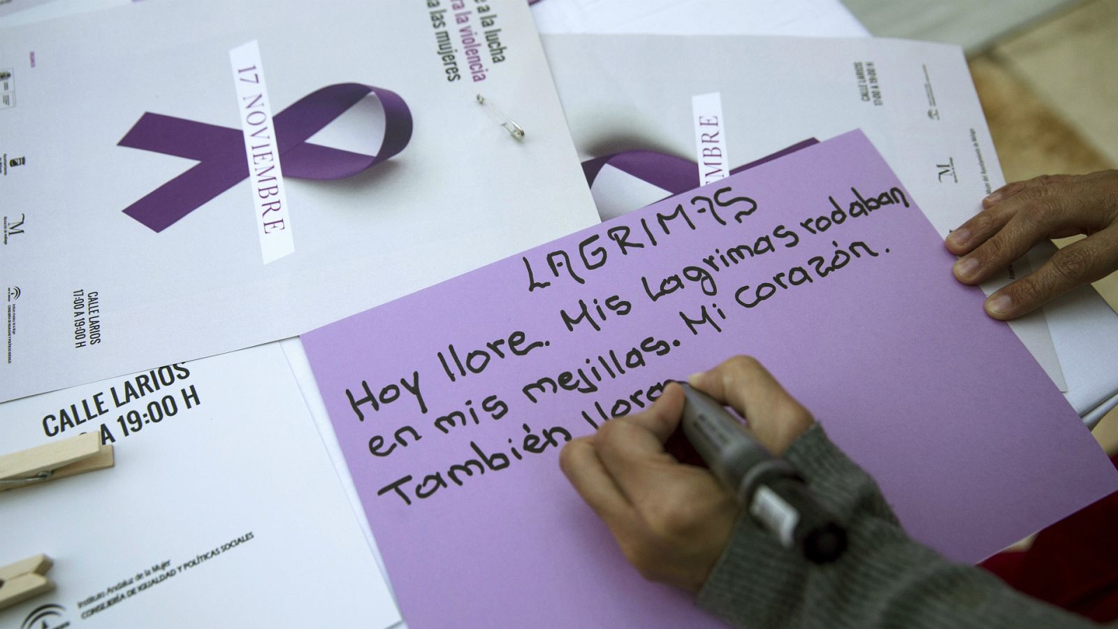 Boletines RNE - Se disparan las llamadas al 016 para las víctimas de violencia de género - Escuchar ahora