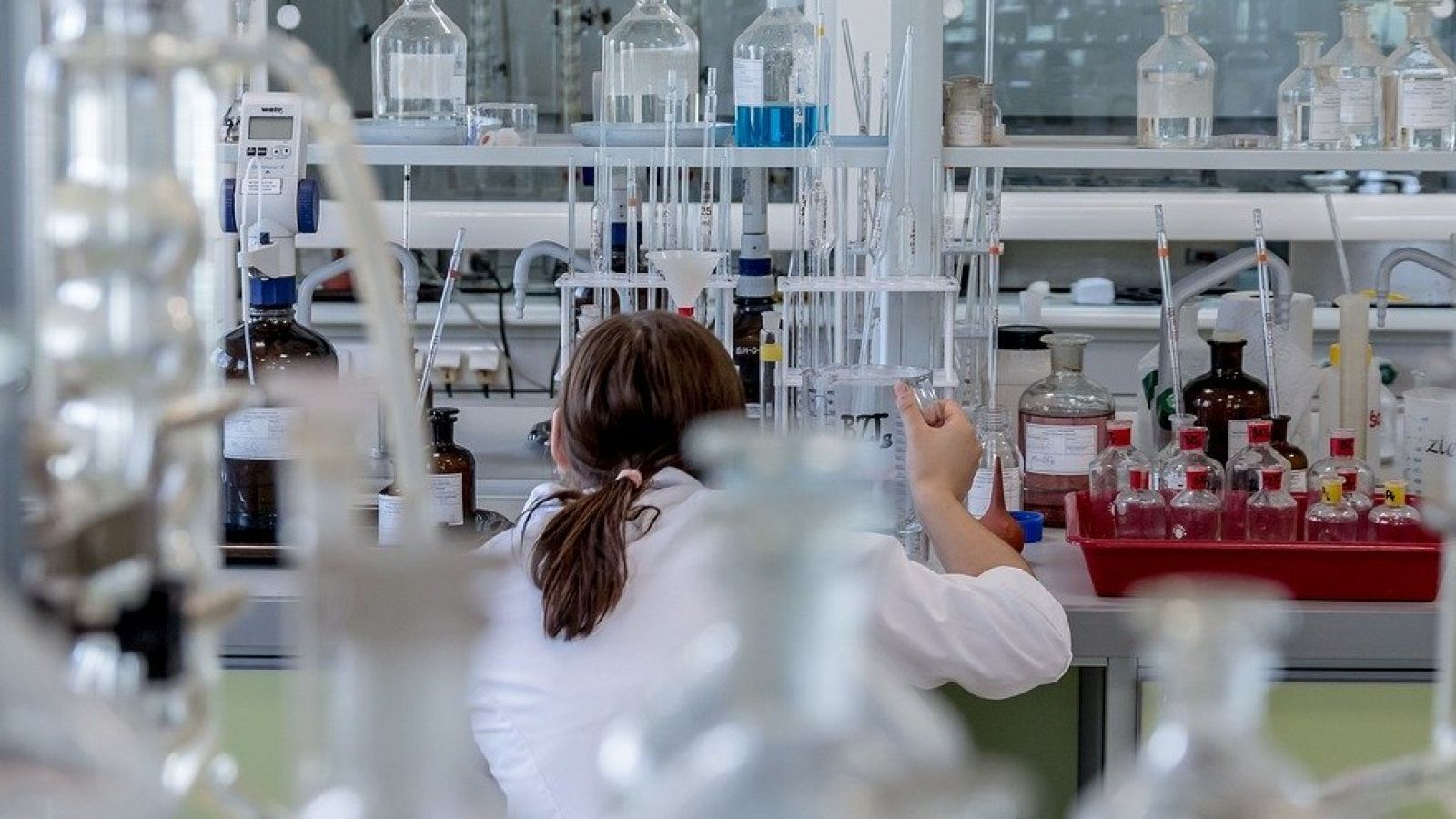 El gallo que no cesa - Médico de guardia: ¿Habrá cura para el COVID-19? - Escuchar ahora