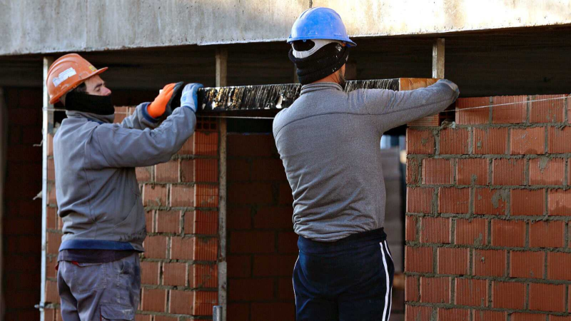 24 horas - Despedida por la covid-19: "No tengo derecho ni a paro ni a subsidio" - Escuchar ahora