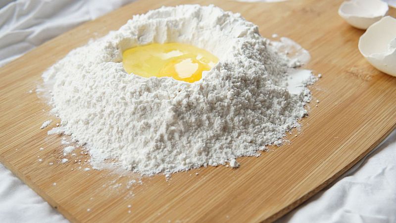 Boletines RNE - Aumenta un 50% el consumo de harina y levadura en este confinamiento