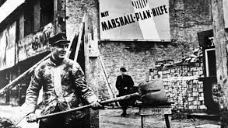 24 horas - En algún lugar del tiempo | El plan Marshall - Escuchar ahora