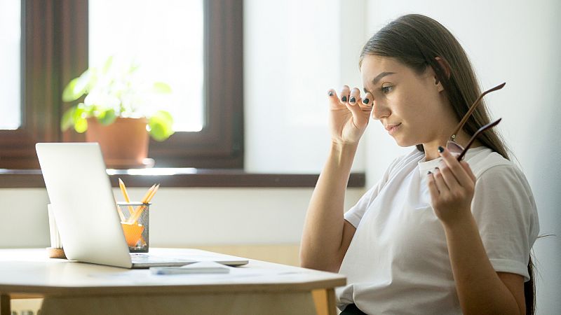 Boletines RNE - La exposición a las pantallas puede afectar a nuestra visión - Escuchar ahora