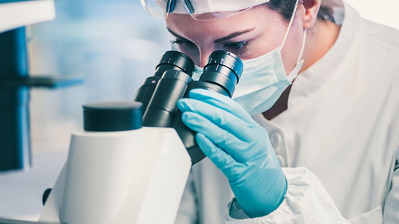 Boletines RNE - El CSIC estudia el gancho del coronavirus con un criomicroscopio